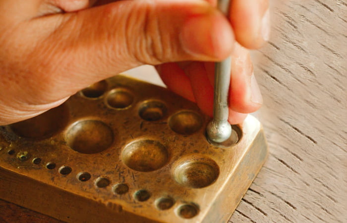 Jawan-Halbkugel-treiben-02